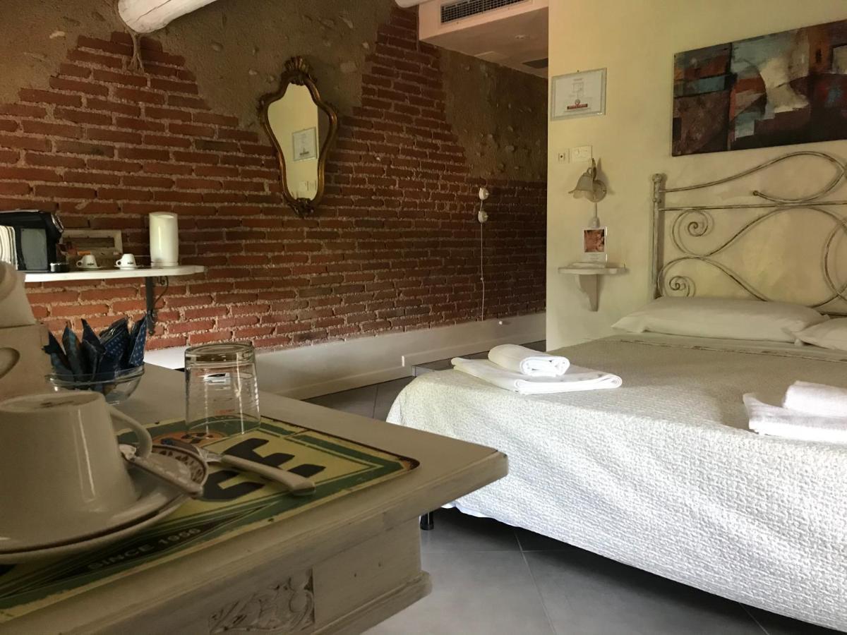 Casal Del Pigno Hotell Peschiera del Garda Exteriör bild